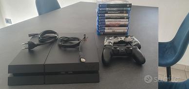 Playstation 4 completa di 2 joystick