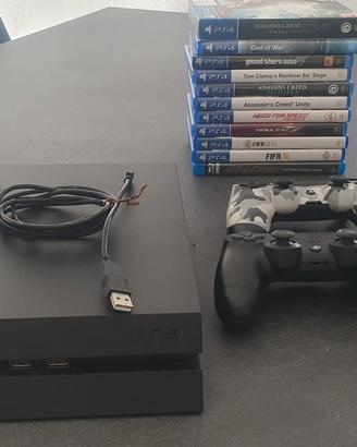 Playstation 4 completa di 2 joystick