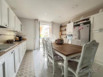 3 LOCALI A GIUGLIANO IN CAMPANIA