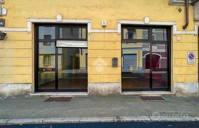 NEGOZIO A CREMONA