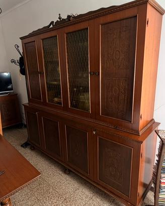 Mobili classici in legno