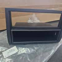 Mascherina per autoradio