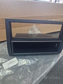 Mascherina per autoradio