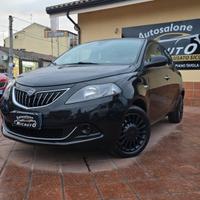 Lancia Ypsilon 1.0 FireFly 5 porte S&S Hybrid Silv