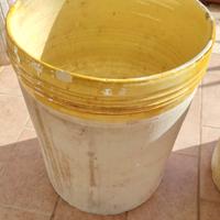 2 vasi di creta con e senza manici, non spedisco