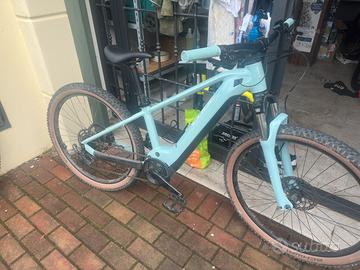 CUBE REACTION HYBRID