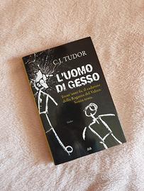 L'uomo di gesso, C.J. Tudor