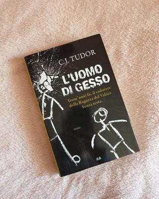 L'uomo di gesso, C.J. Tudor