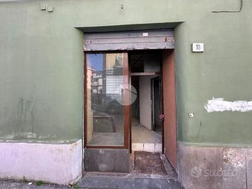 NEGOZIO A NAPOLI