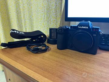 Panasonic Lumix S5 Full Frame 24,2mp solo corpo