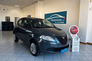 Lancia Ypsilon 0.9 TwinAir X NEOPATENTATI 2014