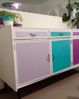 credenza 4 ante più cassetto