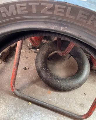 Gomme Metzeler-emoto stradali