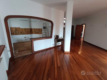 Villa con GIARDINO e TERRAZZA