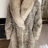 PELLICCIA ASTRAKAN GRIGIO PERLA CON COLLO IN VOLPE