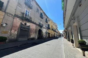 3 LOCALI A AVERSA