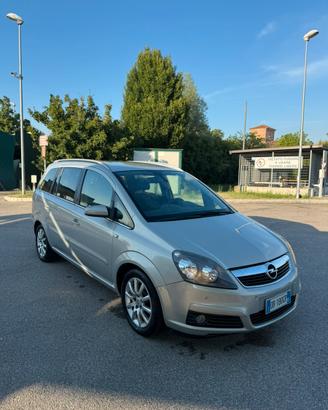 Opel zafira 7 posti