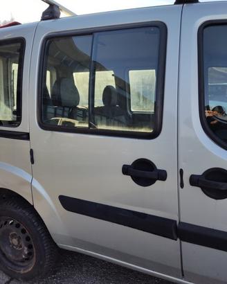 Porta laterale dx nuda FIAT DOBLO del 2008