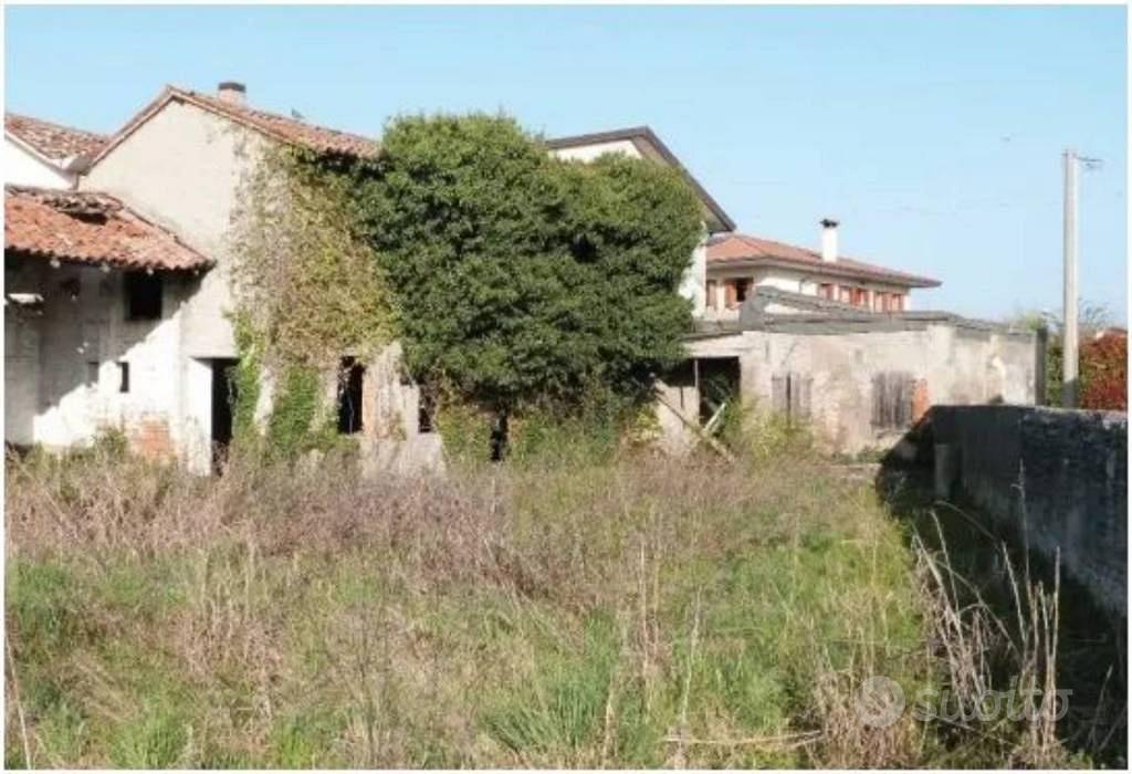 Immobile in asta di 8019 m² a Istrana - Altro