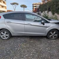 Ford Fiesta 1.4 TDCi 2011 Incidentata Ricambi