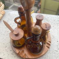 Servizio da tavola vintage in legno