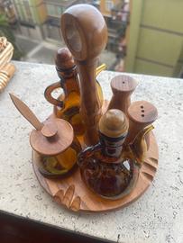 Servizio da tavola vintage in legno