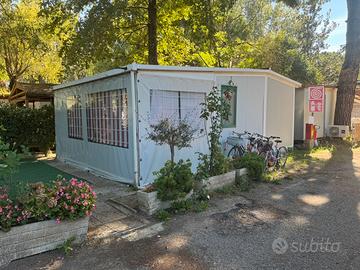 Cassetta presso camping Polvese lago tr