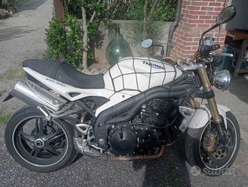 Triumph Speed Triple 1050