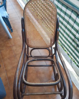 sedia a dondolo legno antico