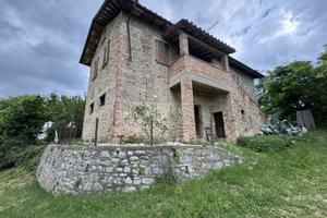 Rustico / Casale di 121 m² con 3 locali e box auto
