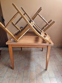Tavolo quadrato in legno