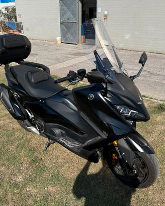 T-Max 560 Tech Max  anno 2023 con 1650km