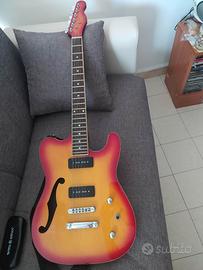 Chitarra  elettrica stile thinline 