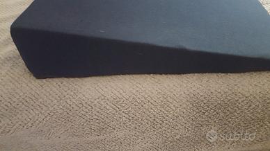 cuscino  per riposo letto e gambe 