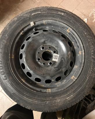 Cerchi e gomme panda