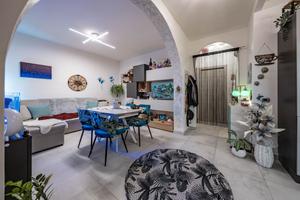 Villetta a schiera libero su tre lati