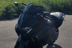 tmax 560 2021