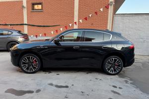 Maserati Grecale MHEV 300 CV AWD GT
