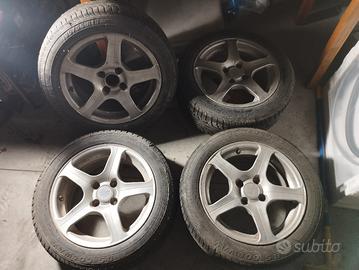 Gomme estive 15 pollici complete di cerchioni 185/