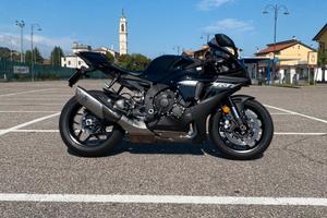 Yamaha YZF-R1