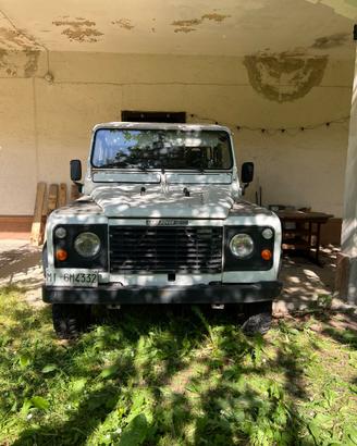 Land rover defender