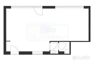 NEGOZIO CON DUE VETRINE IN CENTRO