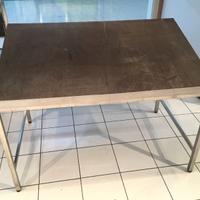 Banco inclinato in acciaio