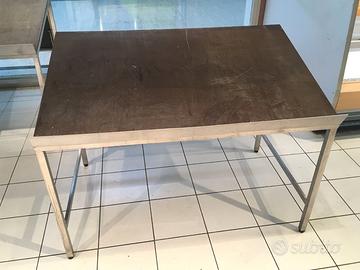 Banco inclinato in acciaio