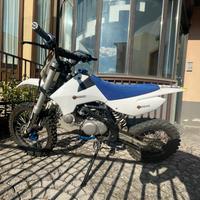 Pit bike 125cc apollo rfz