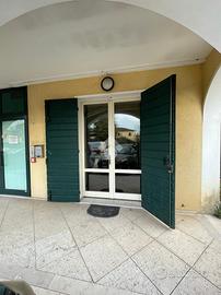 NEGOZIO A PONZANO VENETO