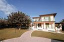 villa-di-200-m²-con-piu-di-5-locali-a-forte-dei-ma