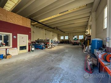 CAPANNONE A BARZANÒ