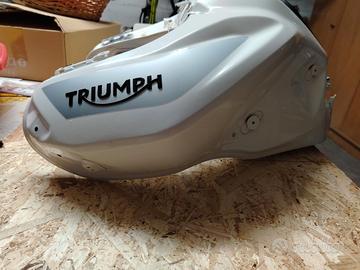 Serbatoio Triumph  Tiger 900 GT bianco