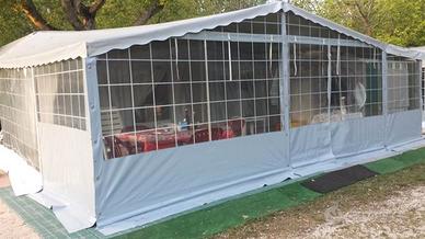 Roulotte/veranda/struttura/cucinotto/piastrelle